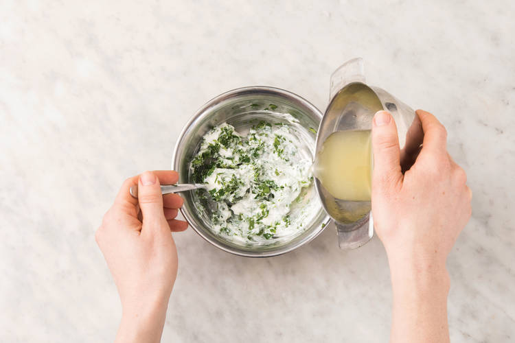 Make the yoghurt dressing