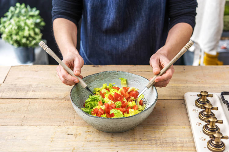 SALAT ZUBEREITEN