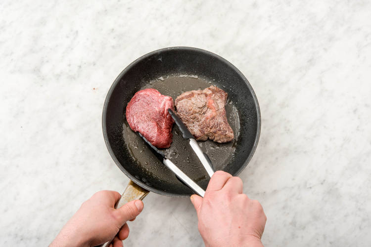 STEAKS & SOSSE BRATEN
