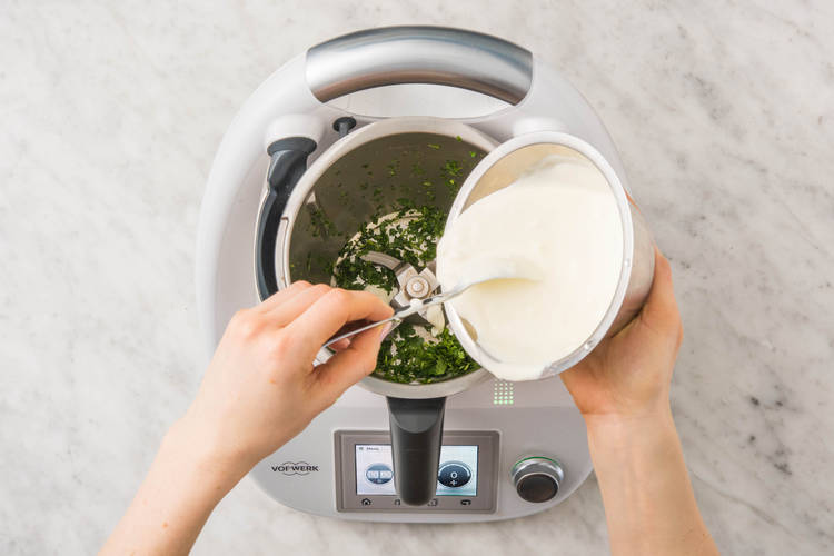 SAUERRAHMDIP ZUBEREITEN