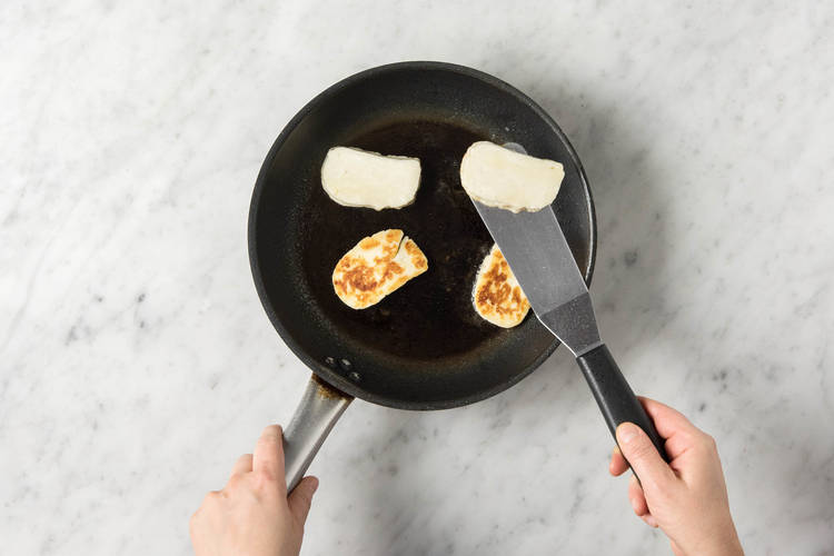 4 GRILLER LE HALLOUMI