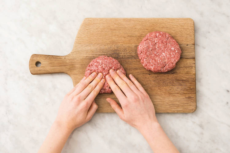 SHAPE THE BEEF PATTIES