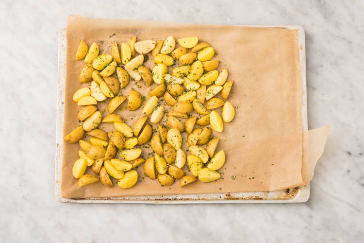 FÜR DIE ROSMARINKARTOFFELN