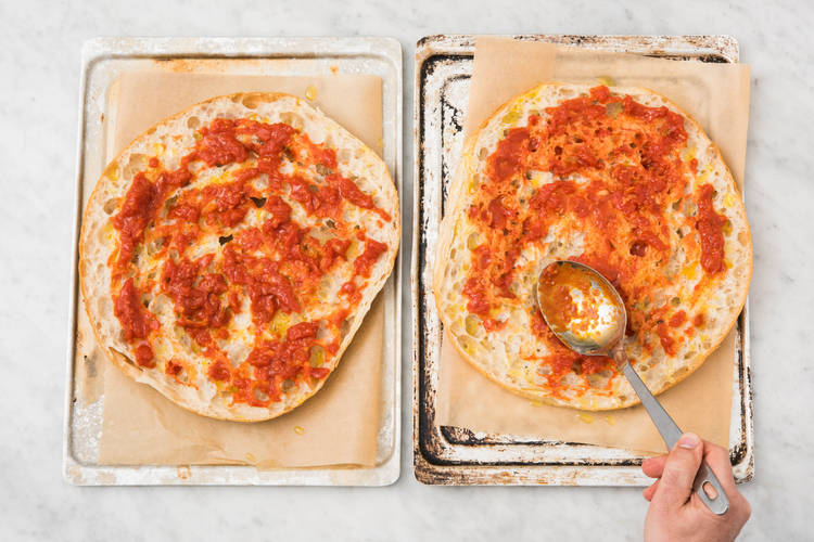 PIZZA Bestreichen