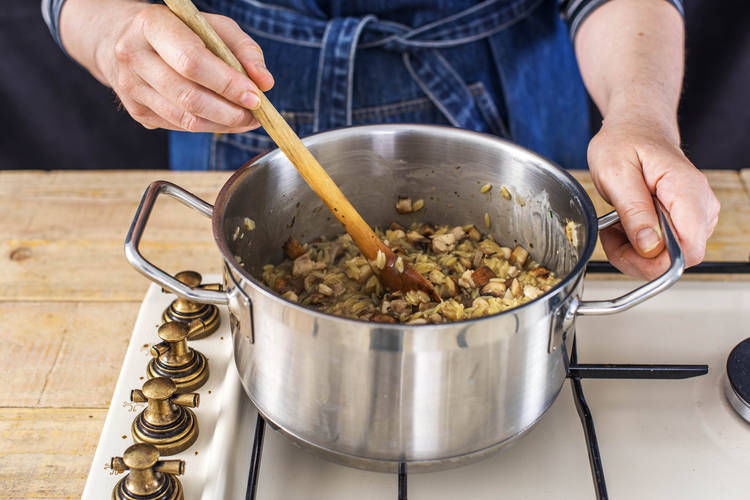 Simmer the Orzotto