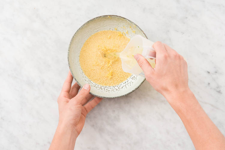 Faire tremper la semoule