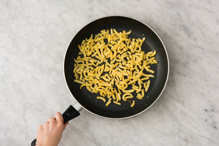 SPÄTZLEPFANNE VOLLENDEN