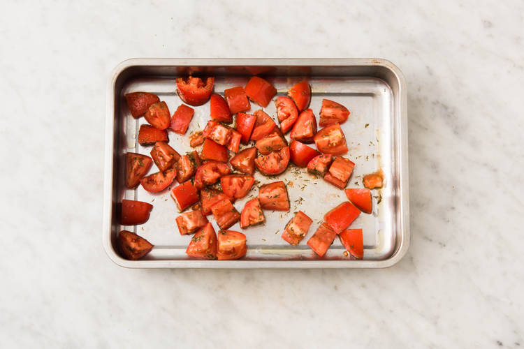 Enfournez les tomates