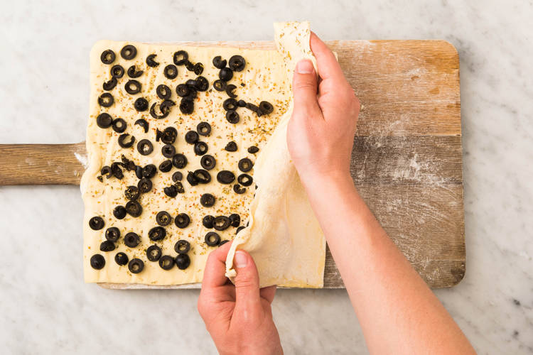 Pizzateig zubereiten