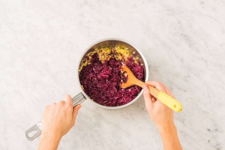 ROTKOHL KOCHEN