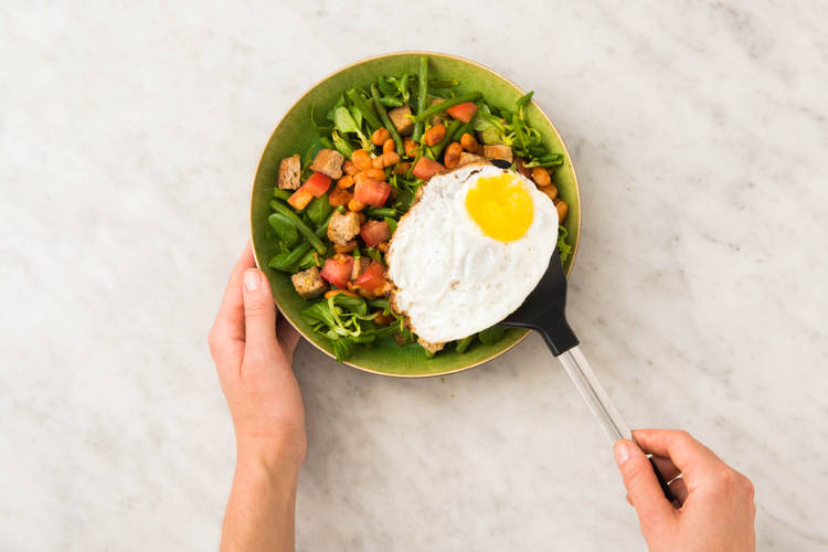 Ei bakken en serveren