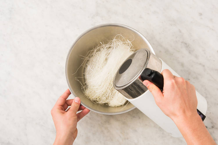 3 CUIRE LES NOUILLES