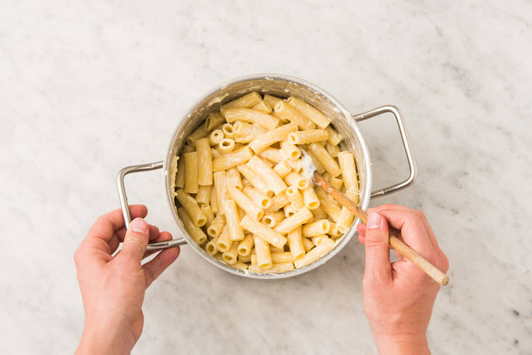 5 MAKE MAC 'N' CHEESE