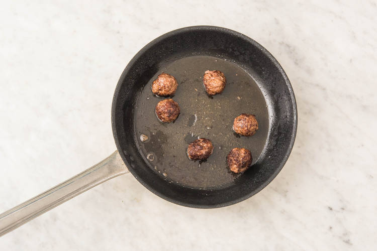 Cuire les boulettes
