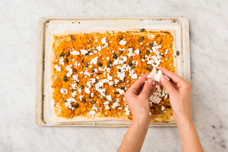 FLAMMKUCHEN FERTIGSTELLEN