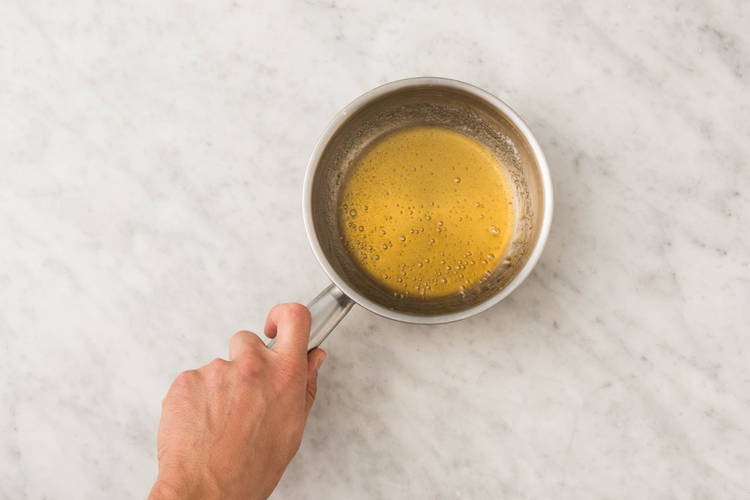 KARAMELLSOSSE KOCHEN