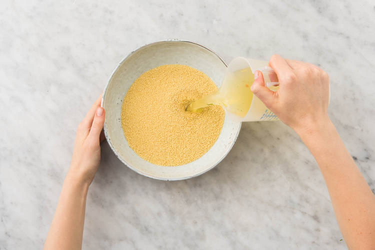 Faire tremper le couscous