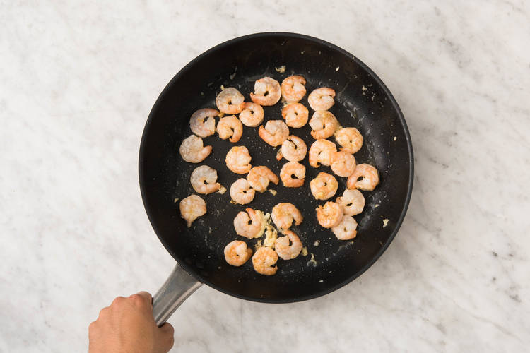 4 CUIRE LES CREVETTES