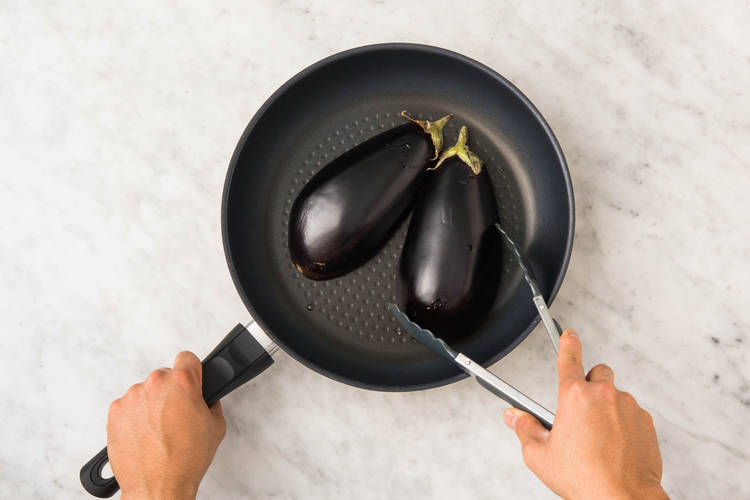 Aubergine bakken