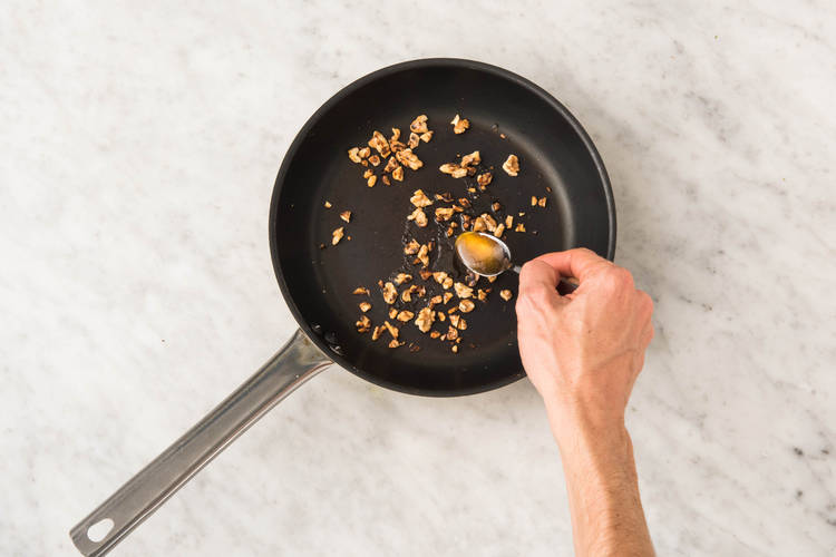 FLAMMKUCHEN VORBEREITEN