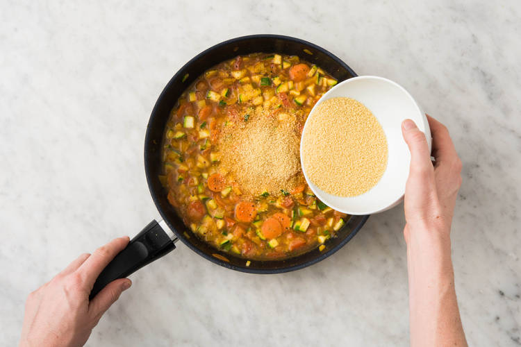 COUSCOUS EINRÜHREN