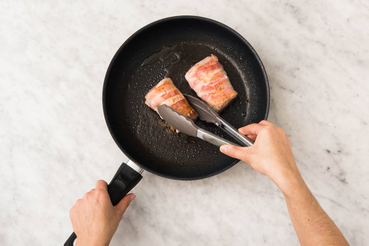 SCHWEINEFILETS BACKEN
