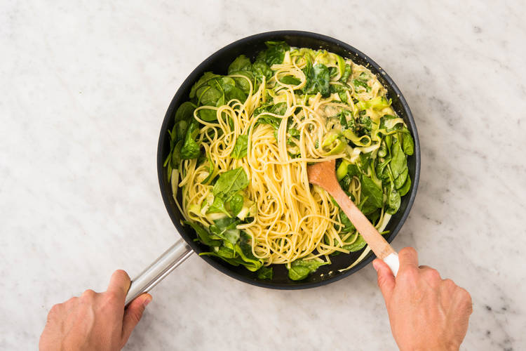 Mélanger les pâtes