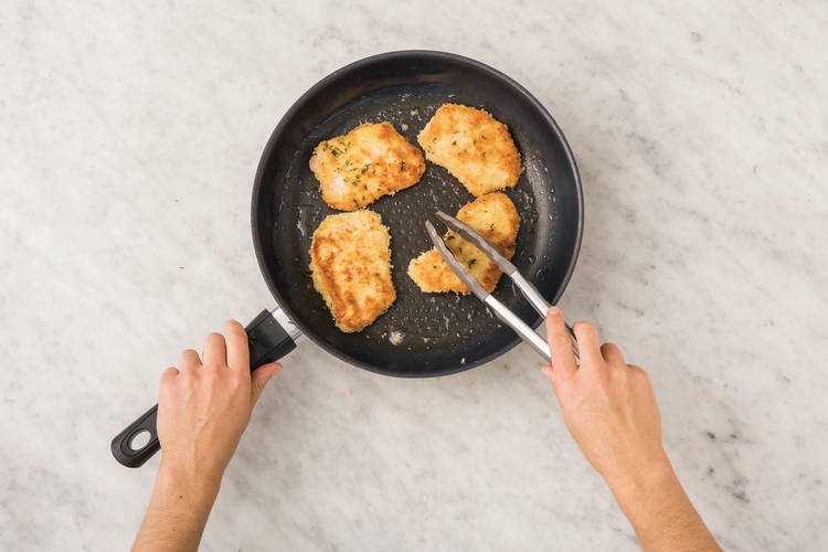 Fry the schnitzels