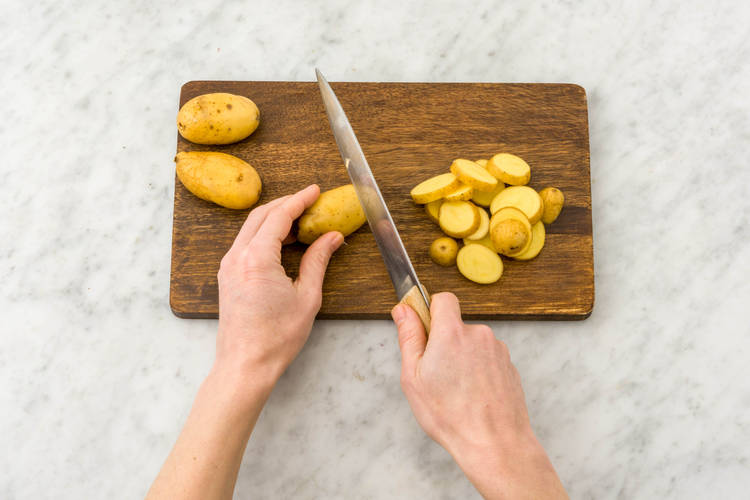 KARTOFFELN SCHNEIDEN