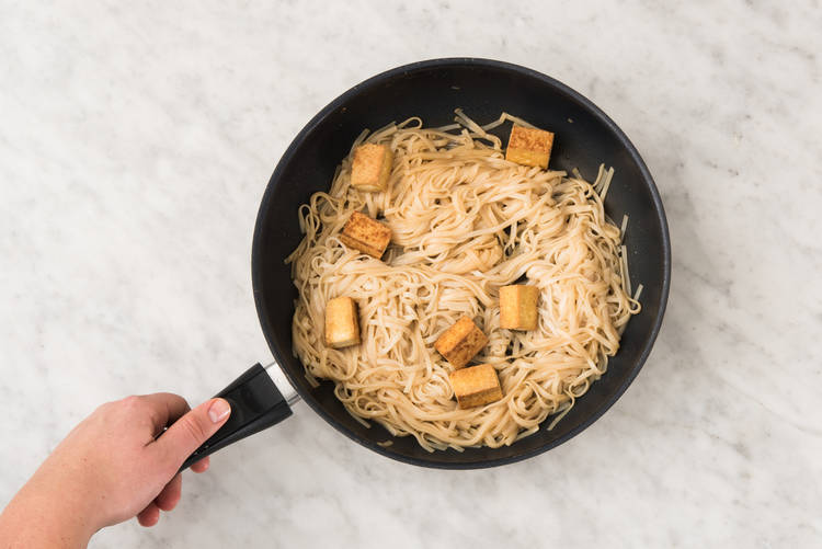 5 ASSEMBLE PAD SEE EW