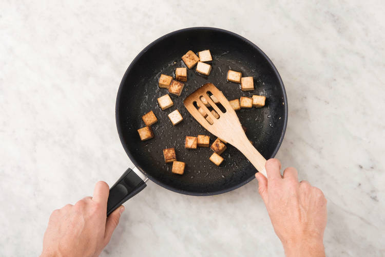 Fry the tofu