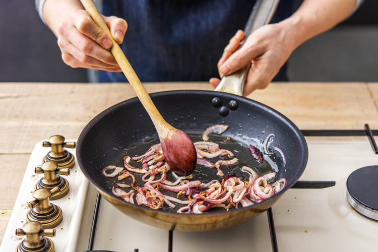 Fry the Shallot