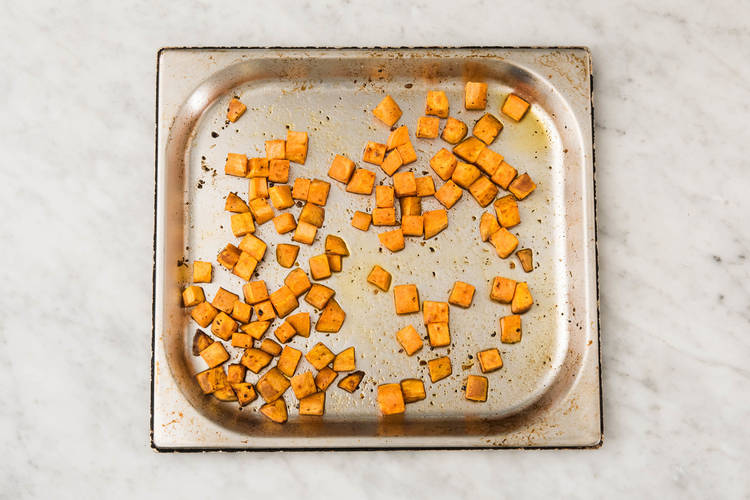 1 RÔTIR LES PATATES