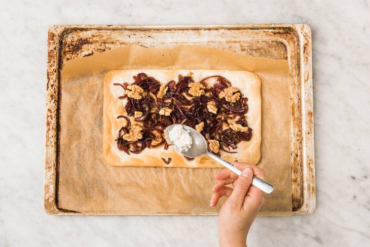 Garnir le flammkuchen