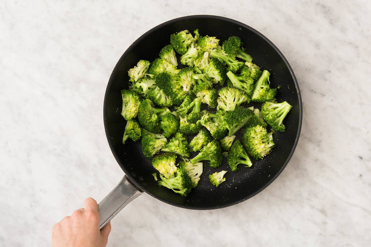 COOK BROCCOLI