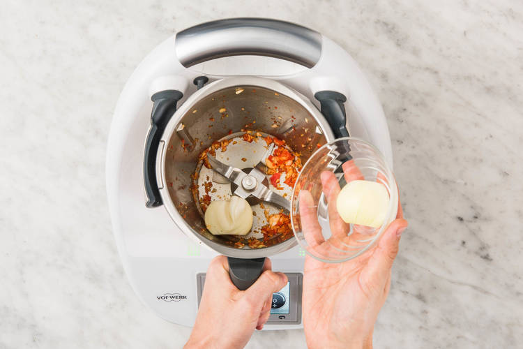 ZERKLEINERN & DÜNSTEN