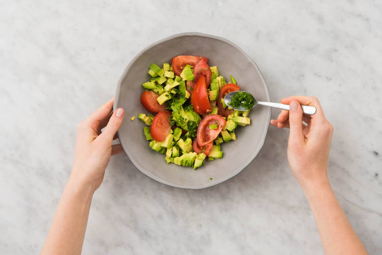 TOMATE & AVOCADO schneiden