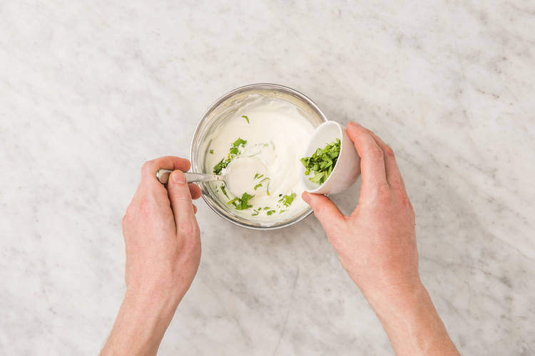 5 MAKE CREMA & FINISH SALSA