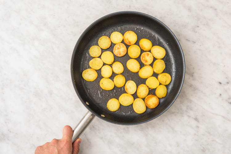 Faites cuire les pommes de terre