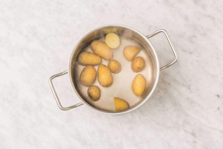 Faites cuire les pommes de terre