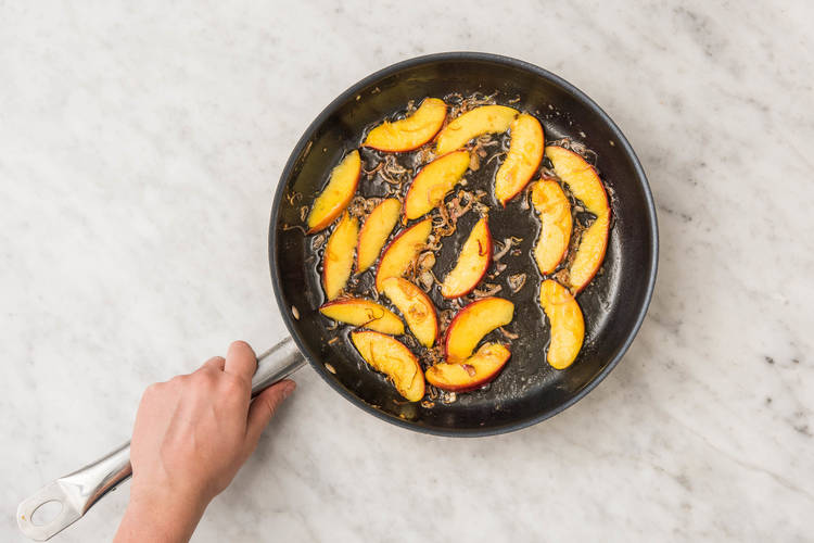 CUIRE LES NECTARINES