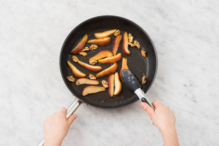 PILZE und birne BRATEN