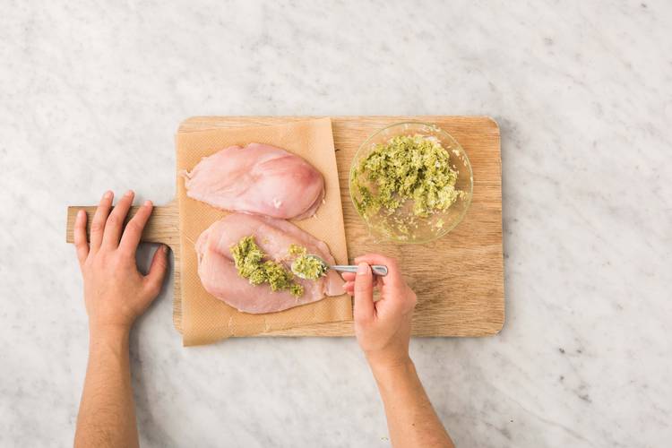 Kirschtomaten halbieren