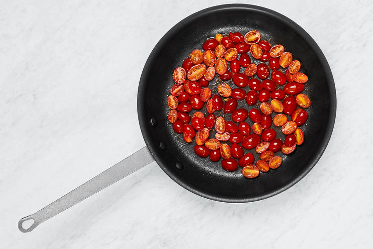 Cook Garlic and Tomatoes
