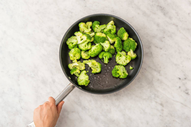 COOK BROCCOLI & PREP