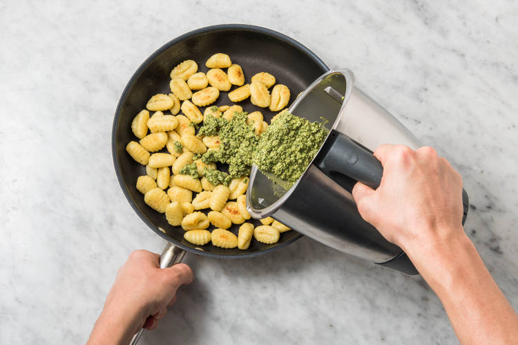 PESTO UNTERRÜHREN