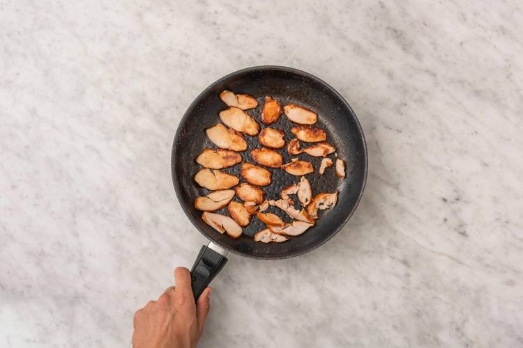 HÄHNCHENBRUST ANBRATEN