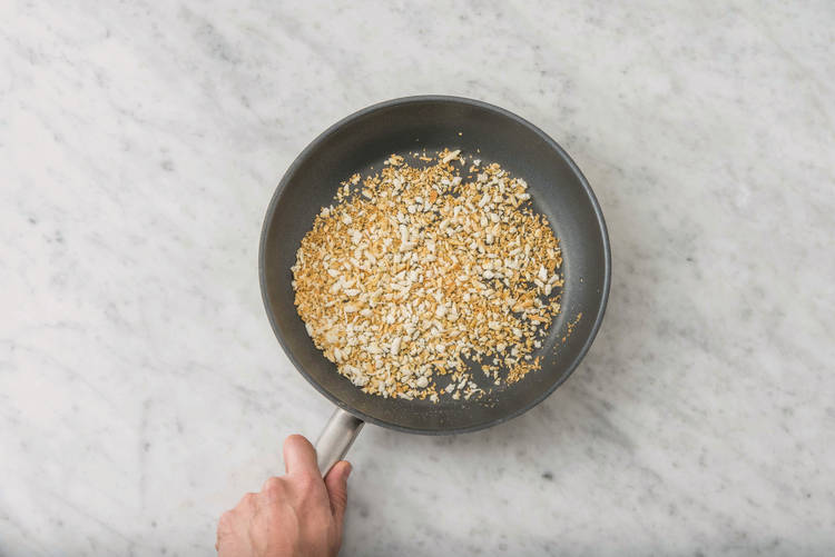 MAKE THE ALMOND CRUMB