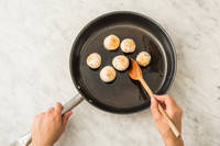 Kipgehaktballetjes bakken