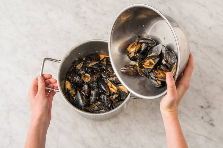 COOK MUSSELS